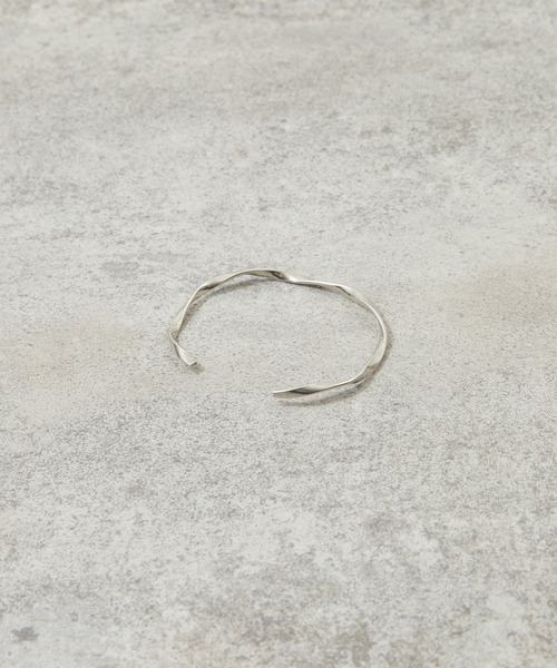 And A(アンドエー)の「And A アンドエー / SVPT BANGLE シルバー925プレーティングバングル / AA-BG-36(バングル/リストバンド・メンズ・シルバー・FREE)」の5枚目の写真