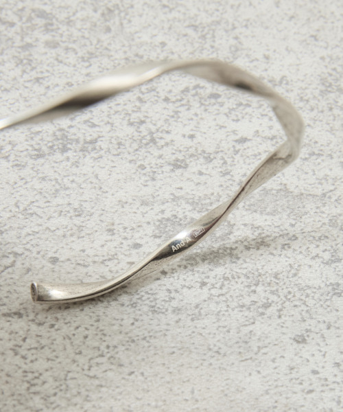 And A(アンドエー)の「And A アンドエー / SVPT BANGLE シルバー925プレーティングバングル / AA-BG-36(バングル/リストバンド・メンズ・シルバー・FREE)」の7枚目の写真