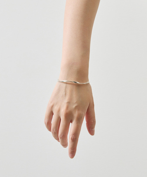 And A(アンドエー)の「And A アンドエー / SVPT BANGLE シルバー925プレーティングバングル / AA-BG-36(バングル/リストバンド・メンズ・シルバー・FREE)」の13枚目の写真