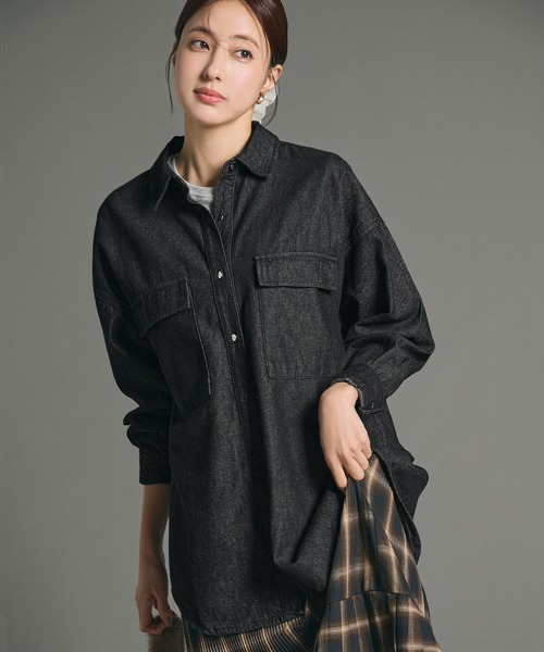 coca(coca)(コカ)の「オーバーサイズデニムシャツ(シャツ/ブラウス・レディース・ブルー/ブラック・L/M/S)」の1枚目の写真