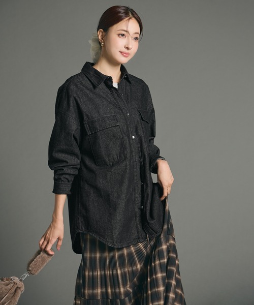 coca(coca)(コカ)の「オーバーサイズデニムシャツ(シャツ/ブラウス・レディース・ブルー/ブラック・L/M/S)」の16枚目の写真