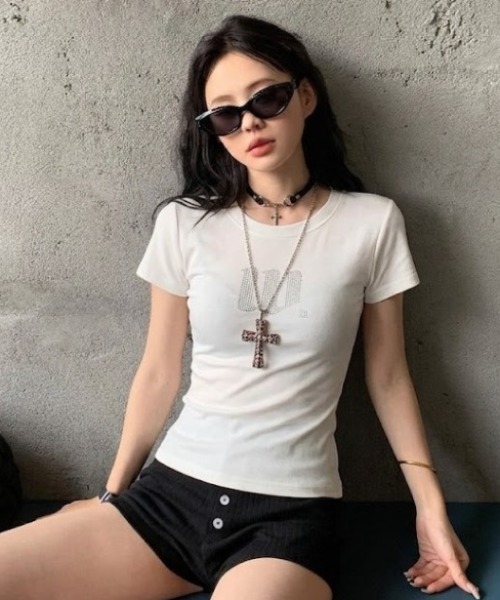 SHEPP(シープ)の「【Y2K】バックエンジェルラインストーンタイトチビTシャツ(Tシャツ/カットソー・レディース・ブラック/ホワイト・L/M)」の19枚目の写真