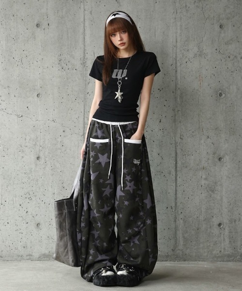 SHEPP(シープ)の「【Y2K】バックエンジェルラインストーンタイトチビTシャツ(Tシャツ/カットソー・レディース・ブラック/ホワイト・L/M)」の5枚目の写真