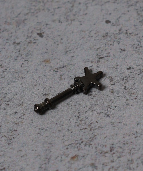EVER METAL(エバーメタル ever metal EVER METAL)の「EVERMETAL アンテナヘリックス ボディピアス 金属アレルギー対応 サージカルステンレス 316L 日本製(ピアス(片耳用)・メンズ・ゴールド系1/シルバー系6/ブラック系4/ブラック系6/ブラック系2/ブラック系1/ブラック系5/ゴールド系2/シルバー系4/ゴールド系6/シルバー系2/ゴールド系5/シルバー系5/シルバー系1/シルバー系3/ブラック系3/ゴールド系3/ゴールド系4・FREE)」の22枚目の写真