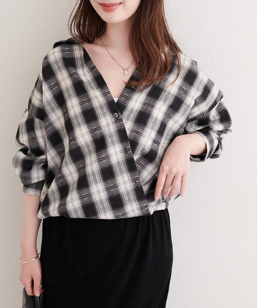 natural couture(ナチュラルクチュール)の「便利なマルチWAYチェックシャツ(シャツ/ブラウス・レディース・ブラウン/ブラック・FREE)」の8枚目の写真