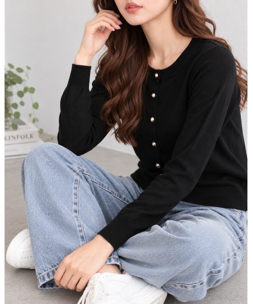 FAZVY(ファズビー)の「秋の品格をひとさじ ゴールドボタンニットカーディガン(カーディガン/ボレロ・レディース・ブラック/ベージュ/グレー/ホワイト/グリーン・FREE)」の22枚目の写真