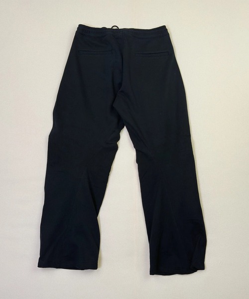 KHOKI(コッキ)の「【KHOKI】3D cutting sweat pants(スウェットパンツ・メンズ・ブラック/ダークグレー/アイボリー・3/2/1)」の13枚目の写真