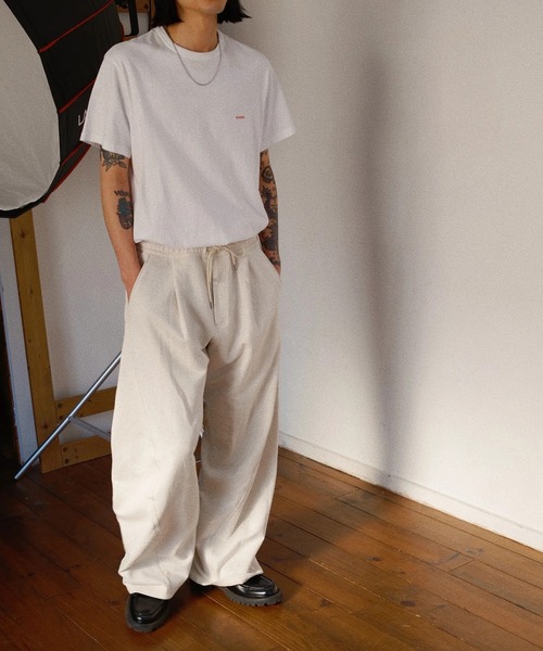 KHOKI(コッキ)の「【KHOKI】3D cutting sweat pants(スウェットパンツ・メンズ・ブラック/ダークグレー/アイボリー・3/2/1)」の8枚目の写真