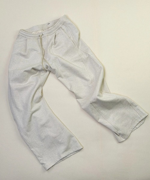 KHOKI(コッキ)の「【KHOKI】3D cutting sweat pants(スウェットパンツ・メンズ・ブラック/ダークグレー/アイボリー・3/2/1)」の4枚目の写真