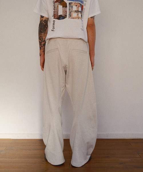 KHOKI(コッキ)の「【KHOKI】3D cutting sweat pants(スウェットパンツ・メンズ・ブラック/ダークグレー/アイボリー・3/2/1)」の7枚目の写真