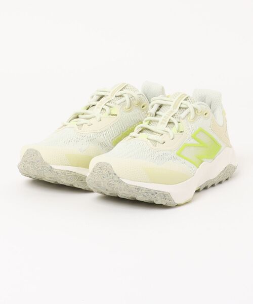 NEW BALANCE(ニューバランス)の「new balance ニューバランス DYNASOFT NITREL V6【軽量/幅広2E】レディーススニーカー(ダイナソフトナイトレル) WNTR2A4 ベージュ/ライム(スニーカー・レディース・ホワイト系その他・22.5cm/23.0cm/23.5cm/24.0cm/24.5cm/25.0cm)」の1枚目の写真