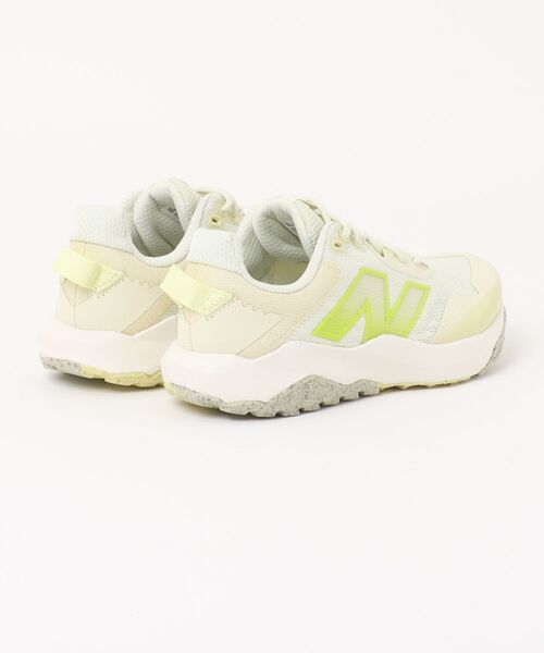 NEW BALANCE(ニューバランス)の「new balance ニューバランス DYNASOFT NITREL V6【軽量/幅広2E】レディーススニーカー(ダイナソフトナイトレル) WNTR2A4 ベージュ/ライム(スニーカー・レディース・ホワイト系その他・22.5cm/23.0cm/23.5cm/24.0cm/24.5cm/25.0cm)」の2枚目の写真