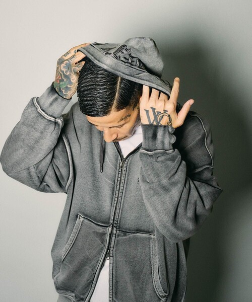 Subciety(サブサエティ)の「Double zip short hoodie(ベスト・メンズ・ブラック/グレー・L/M/S/XL)」の8枚目の写真