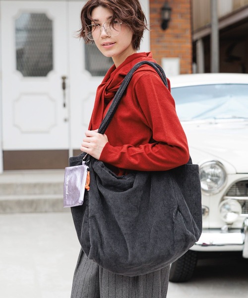 niko and...(ニコアンド)の「ポーチ付き コーデュロイ トートバッグ / A4サイズ収納可能(トートバッグ・レディース・ブルー/グレー/パープル・0)」の2枚目の写真