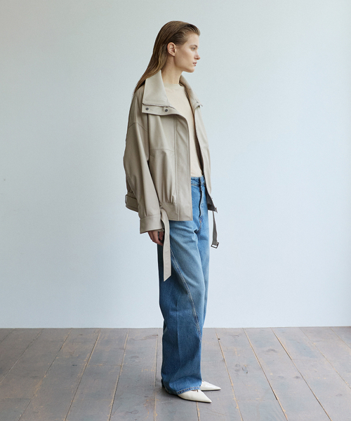 VERDEMAR(ベルデマール)の「High-Neck Belted Leather Blouson_Cream(ライダースジャケット・レディース・その他・SMALL/MEDIUM)」の3枚目の写真