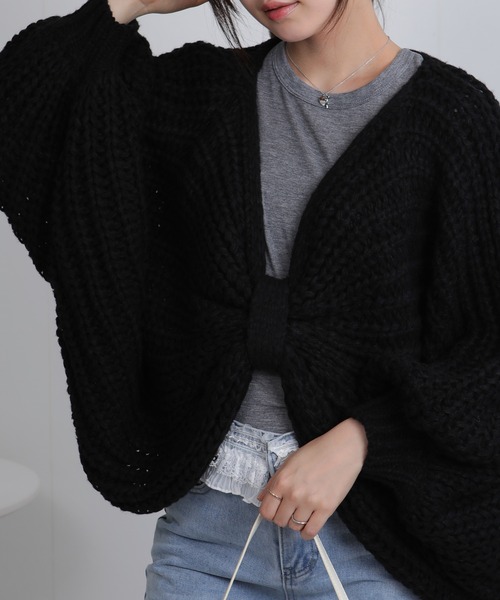 pumpkin port(パンプキンポート)の「リボン型ドルマンスリーブ ニットカーディガン(カーディガン/ボレロ・レディース・グリーン/アイボリー/ブラック/グレー・M)」の3枚目の写真