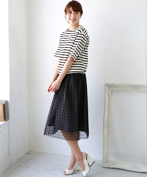 REAL CUBE(リアルキューブ)の「Cloche プリーツチュール×無地リバーシブルスカート(スカート・レディース・ブラック/ネイビー・02)」の3枚目の写真