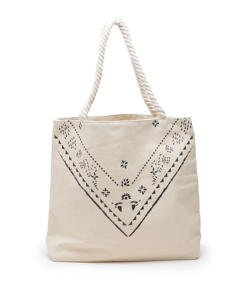 NANO universe(ナノユニバース)の「プリントキャンバストート(ショルダーバッグ・レディース・ブラック/レッド/ネイビー/ナチュラル・FREE)」の14枚目の写真