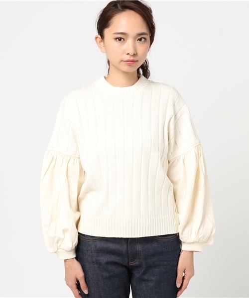 MOUSSY（マウジー）の「SWEAT COMBI VOLUME KNIT（ニット/セーター・レディース・オフホワイト/ベージュ/ネイビー・FREE）」の4枚目の写真
