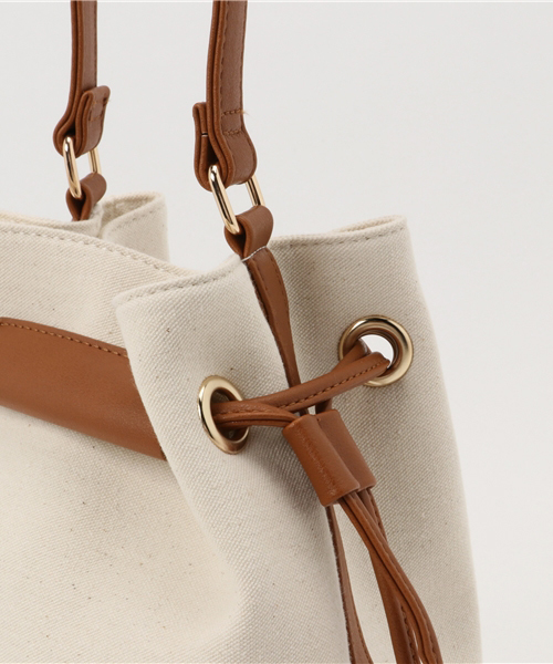 WEGO(ウィゴー)の「WEGO/フェイクレザーコンビタッセルショルダーバッグ(ショルダーバッグ・レディース・シルバー/キャメル・FREE)」の4枚目の写真