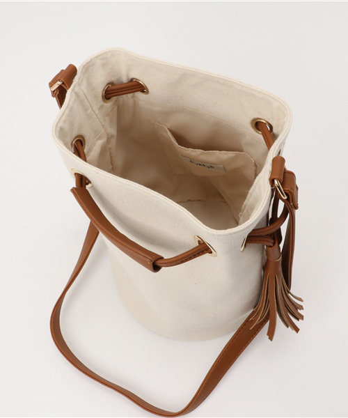 WEGO(ウィゴー)の「WEGO/フェイクレザーコンビタッセルショルダーバッグ(ショルダーバッグ・レディース・シルバー/キャメル・FREE)」の6枚目の写真