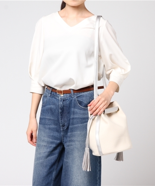 WEGO(ウィゴー)の「WEGO/フェイクレザーコンビタッセルショルダーバッグ(ショルダーバッグ・レディース・シルバー/キャメル・FREE)」の8枚目の写真