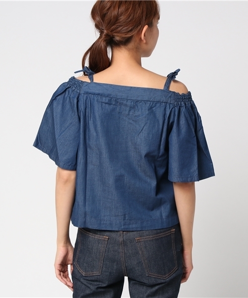 Moname（モナーム）の「Moname   オフショルダー ブラウス   41162361（シャツ/ブラウス・レディース・ブルー・M/S）」の4枚目の写真