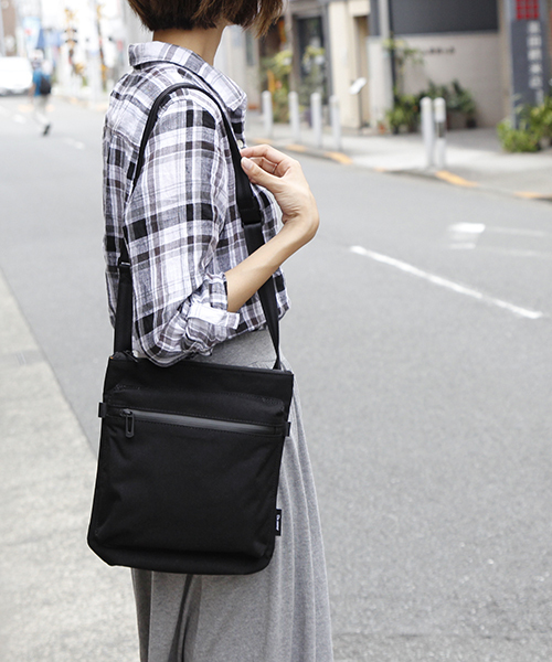 【Un coeur/アンクール】FPC(2)ショルダーバッグ(サコッシュ)K907229（ショルダーバッグ）｜Un coeur（アンクール）