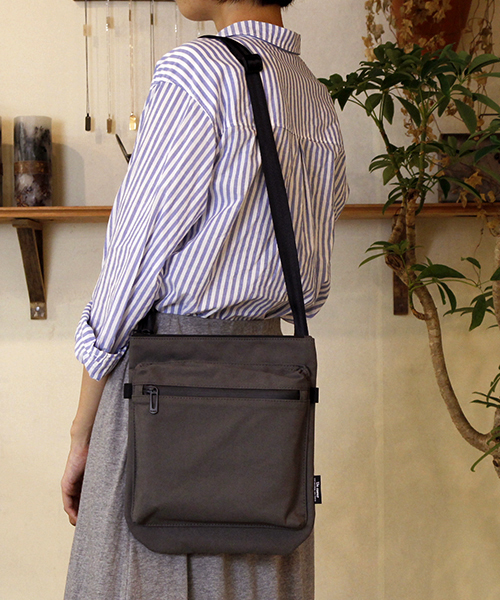 【Un coeur/アンクール】FPC(2)ショルダーバッグ(サコッシュ)K907229（ショルダーバッグ）｜Un coeur（アンクール）