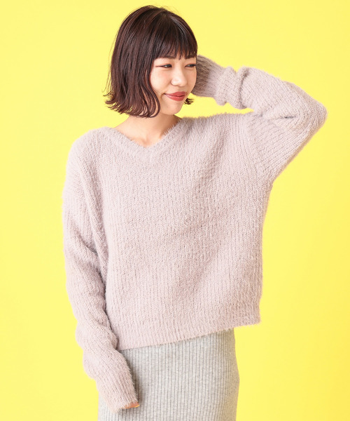 mystic（ミスティック）の「モールフェザーVプルオーバー（ニット/セーター・レディース・ブラック/ベージュ/オフホワイト/ラベンダー・FREE）」の4枚目の写真