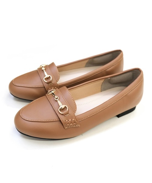 AmiAmi(アミアミ)の「履き心地はふわふわマシュマロ感覚!ビット付ローファーパンプス(パンプス・レディース・グレー/ネイビー/ベージュ系その他/ワイン/ライトブルー/ブラック系その他/ホワイト/ライトグレー/モカ/ブラック/ベージュ/ブラック系その他3/ブラック系その他2/アイボリー/キャメル・22.5cm/23.5cm/24cm/23cm/25cm/24.5cm)」の16枚目の写真