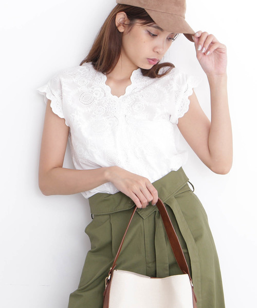 FREE'S MART（フリーズマート）の「エンブロイダリー半袖ブラウス●（シャツ/ブラウス・レディース・ブラック/ホワイト/パープル/グリーン・FREE）」の2枚目の写真