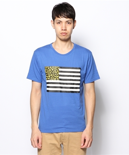 WEGO（ウィゴー）の「WEGO/国旗ロゴTシャツ（Tシャツ/カットソー・メンズ・ブルー/ホワイト/ブラック・LARGE/MEDIUM）」の4枚目の写真