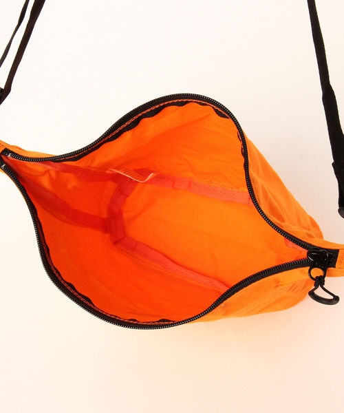 BAG'n'NOUN（バッグンナウン）の「BAG'n'NOUN / coastguard/s ＜UNISEX＞（ショルダーバッグ・レディース・オレンジ・ONE SIZE）」の6枚目の写真