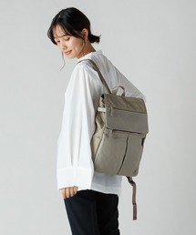 Y'SACCS（イザック）の「レザーコンビナイロンシリーズ リュックサック Mサイズ（バックパック/リュック）」