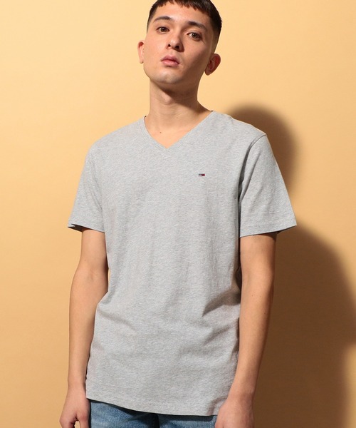 tommy jeans(トミー ジーンズ)の「ベーシックVネックTシャツ(Tシャツ/カットソー・メンズ・ホワイト/ブラック/ネイビー/グレー・SMALL/MEDIUM/LARGE/X-LARGE)」の3枚目の写真