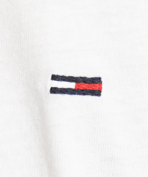 tommy jeans(トミー ジーンズ)の「ベーシックVネックTシャツ(Tシャツ/カットソー・メンズ・ホワイト/ブラック/ネイビー/グレー・SMALL/MEDIUM/LARGE/X-LARGE)」の8枚目の写真