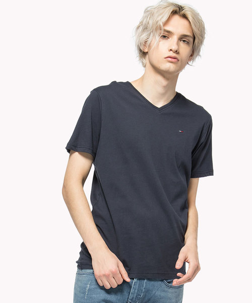 tommy jeans(トミー ジーンズ)の「ベーシックVネックTシャツ(Tシャツ/カットソー・メンズ・ホワイト/ブラック/ネイビー/グレー・SMALL/MEDIUM/LARGE/X-LARGE)」の6枚目の写真