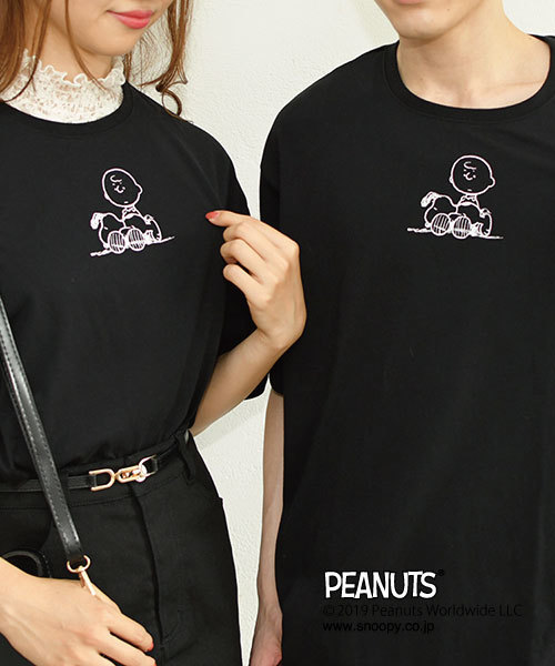 PEANUTS（ピーナッツ）の「スヌーピープリントゆるTシャツ（Tシャツ/カットソー・レディース・ブラック/ベージュ/オフホワイト・FREE）」の3枚目の写真