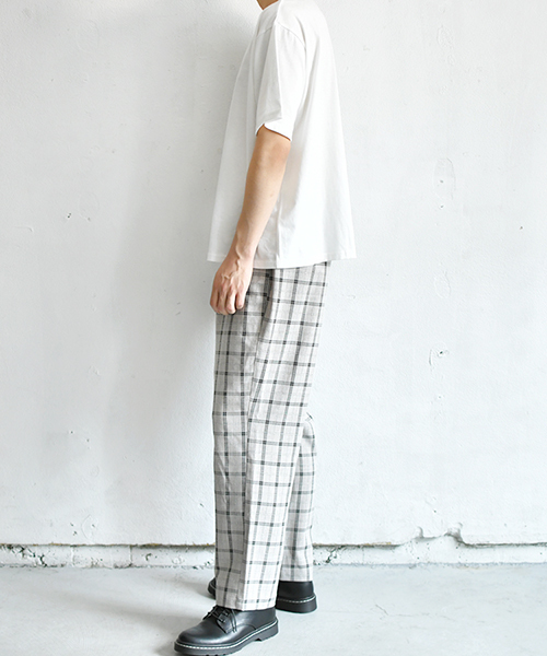 PEANUTS（ピーナッツ）の「スヌーピープリントゆるTシャツ（Tシャツ/カットソー・レディース・ブラック/ベージュ/オフホワイト・FREE）」の10枚目の写真