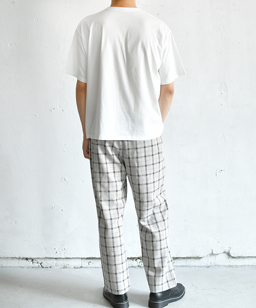 PEANUTS（ピーナッツ）の「スヌーピープリントゆるTシャツ（Tシャツ/カットソー・レディース・ブラック/ベージュ/オフホワイト・FREE）」の5枚目の写真