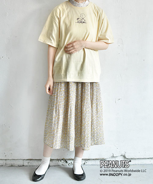 PEANUTS（ピーナッツ）の「スヌーピープリントゆるTシャツ（Tシャツ/カットソー・レディース・ブラック/ベージュ/オフホワイト・FREE）」の18枚目の写真