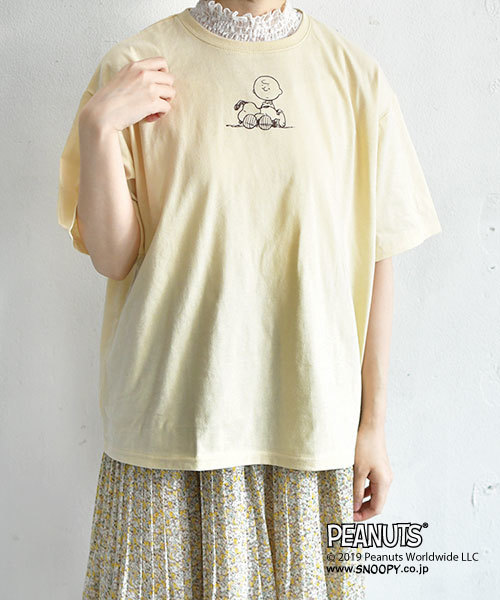 PEANUTS（ピーナッツ）の「スヌーピープリントゆるTシャツ（Tシャツ/カットソー・レディース・ブラック/ベージュ/オフホワイト・FREE）」の13枚目の写真