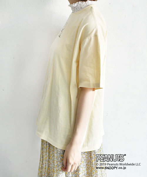 PEANUTS（ピーナッツ）の「スヌーピープリントゆるTシャツ（Tシャツ/カットソー・レディース・ブラック/ベージュ/オフホワイト・FREE）」の8枚目の写真