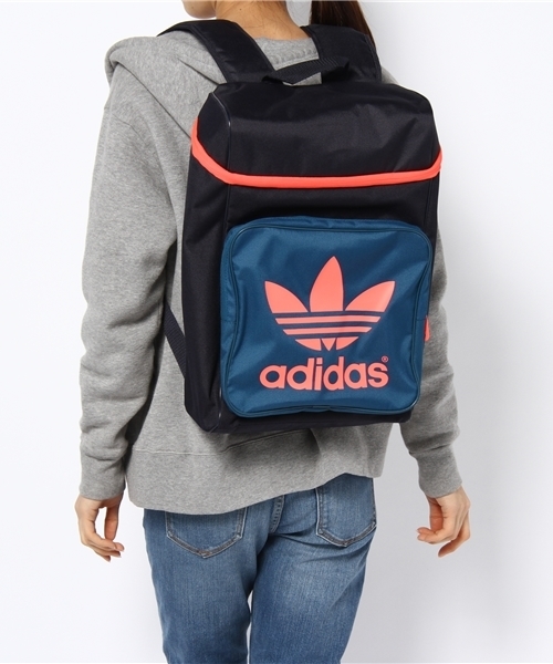 adidas Originals(アディダスオリジナルス)の「アディダス オリジナルス 三つ葉 リュック adidas Originals BP CLASSIC(バックパック/リュック・レディース・ブラック/レッド/オレンジ/ネイビー/ブルー・ONE SIZE)」の3枚目の写真