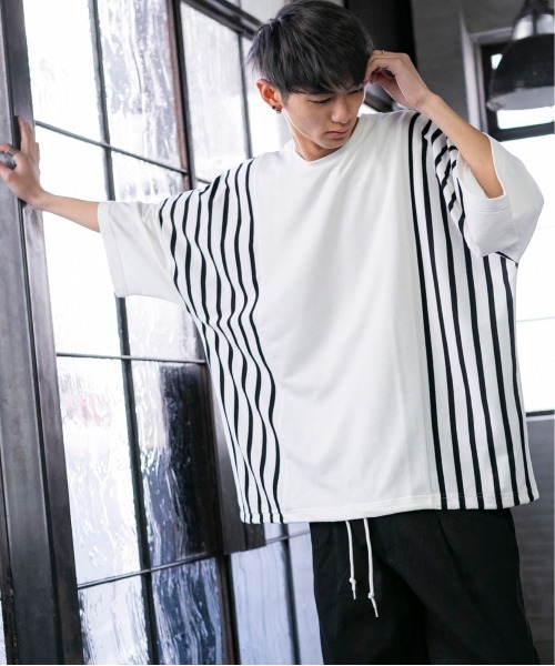 Beno(ビーノ)の「ミニ裏毛 / ハイブリッド ストライプ切替 オーバーサイズ スピンドル Tシャツ(Tシャツ/カットソー・メンズ・ベージュ/オフホワイト/ブラック・FREE)」の2枚目の写真