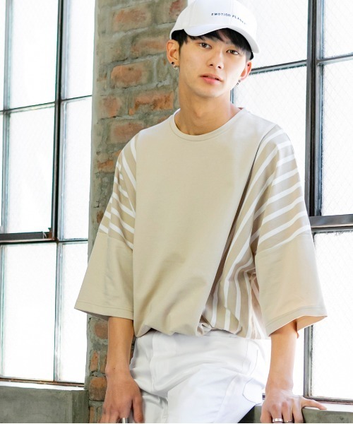 Beno(ビーノ)の「ミニ裏毛 / ハイブリッド ストライプ切替 オーバーサイズ スピンドル Tシャツ(Tシャツ/カットソー・メンズ・ベージュ/オフホワイト/ブラック・FREE)」の9枚目の写真