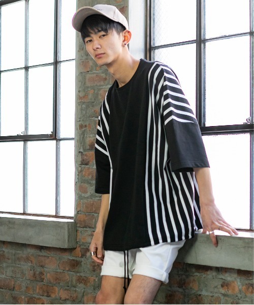 Beno(ビーノ)の「ミニ裏毛 / ハイブリッド ストライプ切替 オーバーサイズ スピンドル Tシャツ(Tシャツ/カットソー・メンズ・ベージュ/オフホワイト/ブラック・FREE)」の10枚目の写真