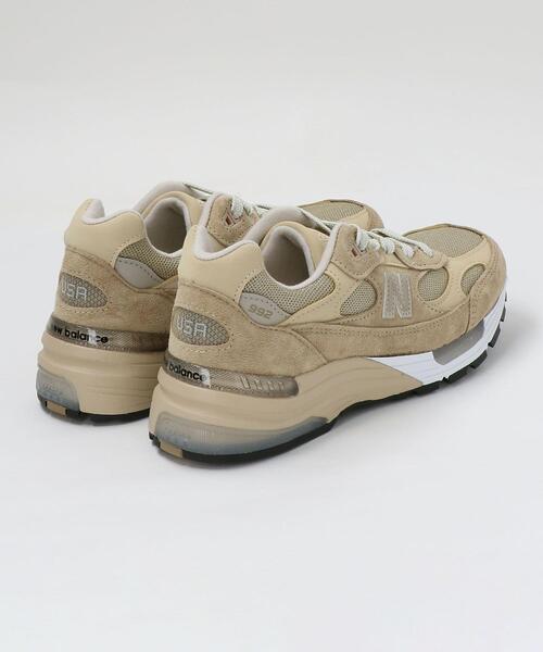NEW BALANCE(ニューバランス)の「<new balance(ニューバランス)>M992 スニーカー(スニーカー・レディース・ブラック/ベージュ・24cm/24.5cm/23cm/25cm/23.5cm/22.5cm)」の3枚目の写真