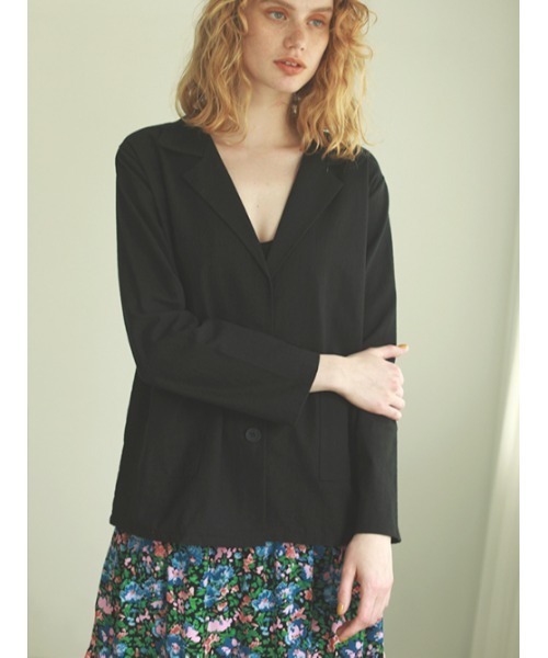 AMAIL(アマイル)の「Relax easy jacket(テーラードジャケット・レディース・ブラック/ベージュ・FREE)」の1枚目の写真